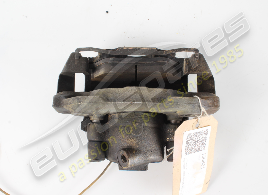 gebrauchter ferrari linker vorderradbremssattel. teilenummer 136601 (2)