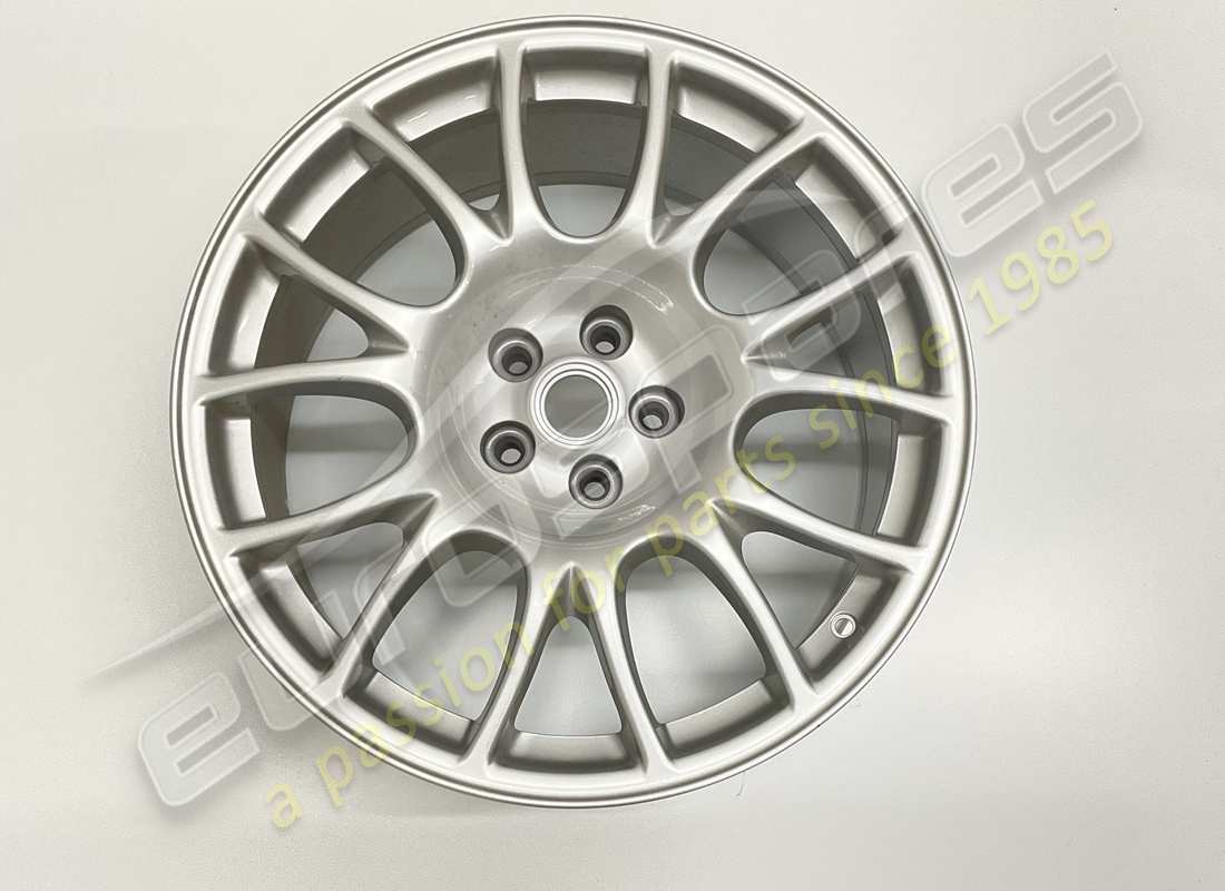 neue ferrari hinterradfelge. teilenummer 239654 (2)