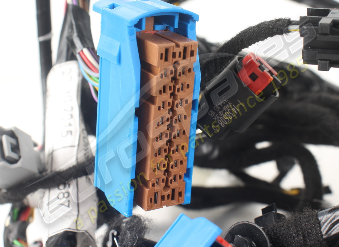 GEBRAUCHTER MASERATI KONSOLENKABELBAUM. TEILENUMMER 670038106 (4) gebrauchter maserati konsolenkabelbaum. teilenummer 670038106 (4)