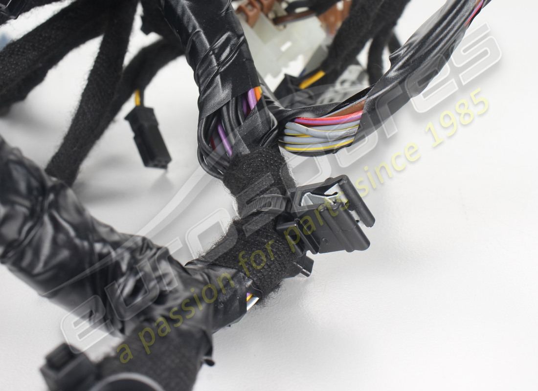 GEBRAUCHTER MASERATI KONSOLENKABELBAUM. TEILENUMMER 670038106 (2) gebrauchter maserati konsolenkabelbaum. teilenummer 670038106 (2)