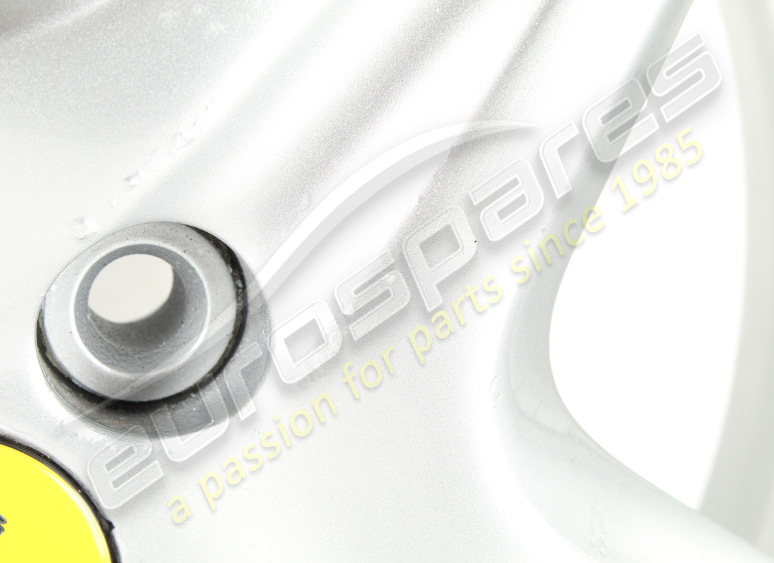 gebrauchte ferrari vorderradfelge. teilenummer 166475 (3)