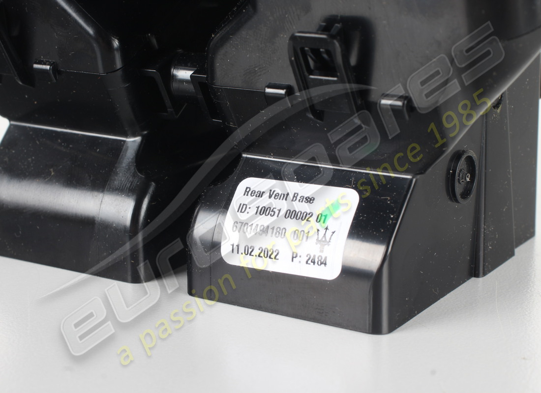 neu maserati hintere luftdüse. teilenummer 670149418 (5)