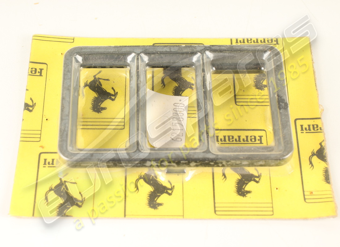 neues ferrari linksformteil. teilenummer 62158800 (1)