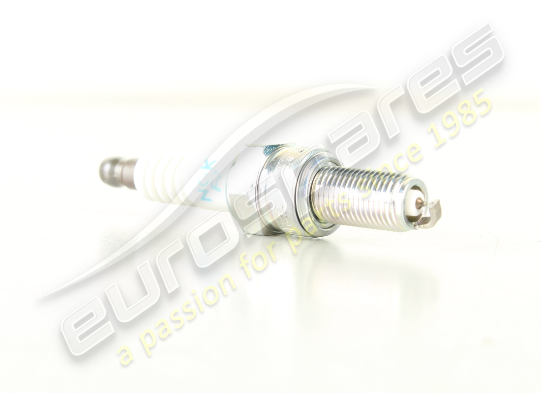 NEUE MASERATI ZÜNDKERZE. TEILENUMMER 168325 (3) neue maserati zündkerze. teilenummer 168325 (3)