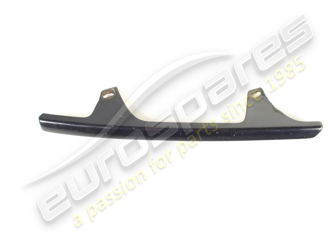 GEBRAUCHTE Maserati FORMTEIL UNTER DEM LINKEN SCHEINWERFER. TEILENUMMER 378300305 (1)