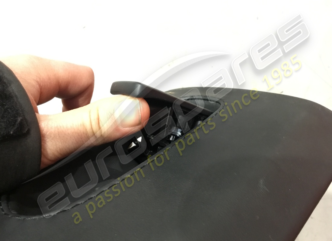 gebraucht lamborghini handschuhfach. teilenummer 472858009 (4)