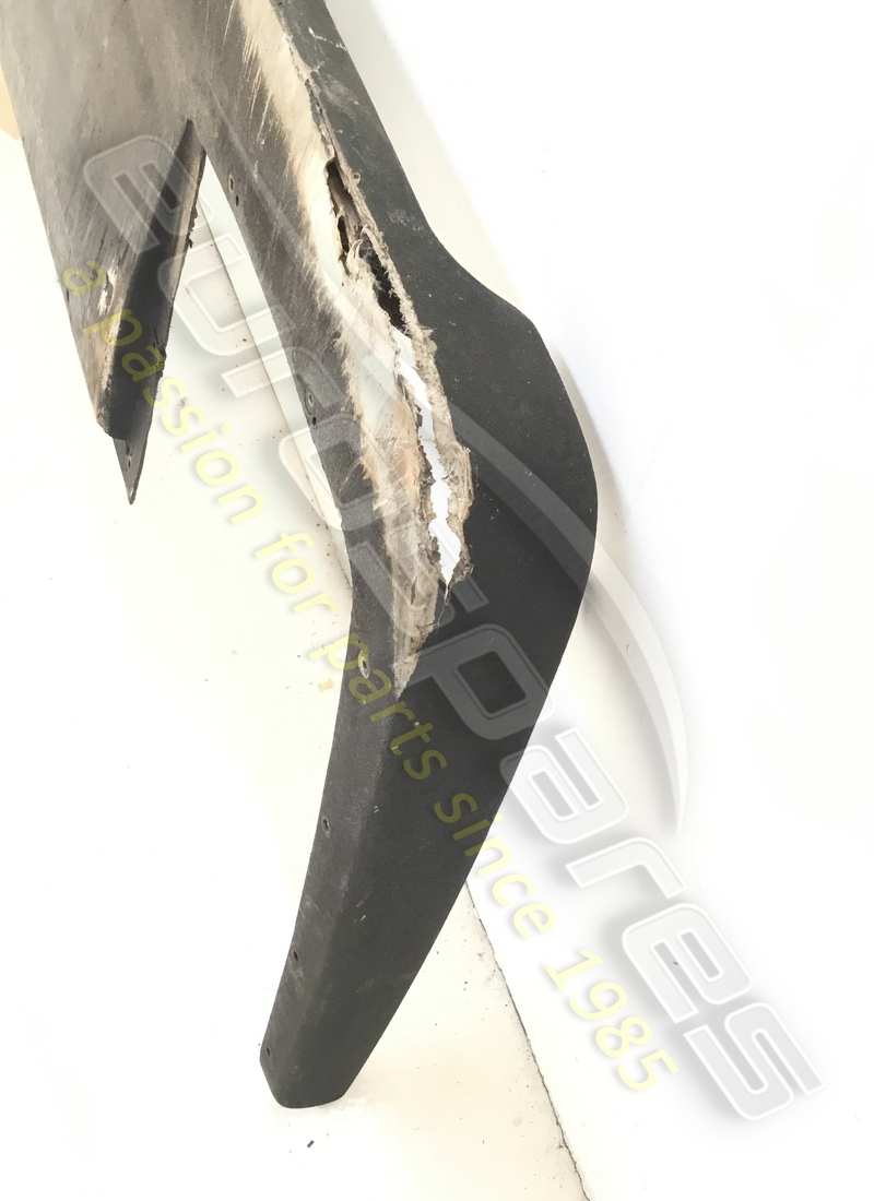 verwendeter ferrari spoiler. teilenummer 61777900 (2)