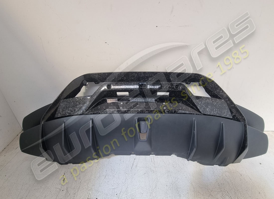 NEUE OE-HECKSTOßSTANGE AUS CARBON (MODELL MIT KAMERA UND PARKSENSOREN). TEILENUMMER 4T0807155B (1)