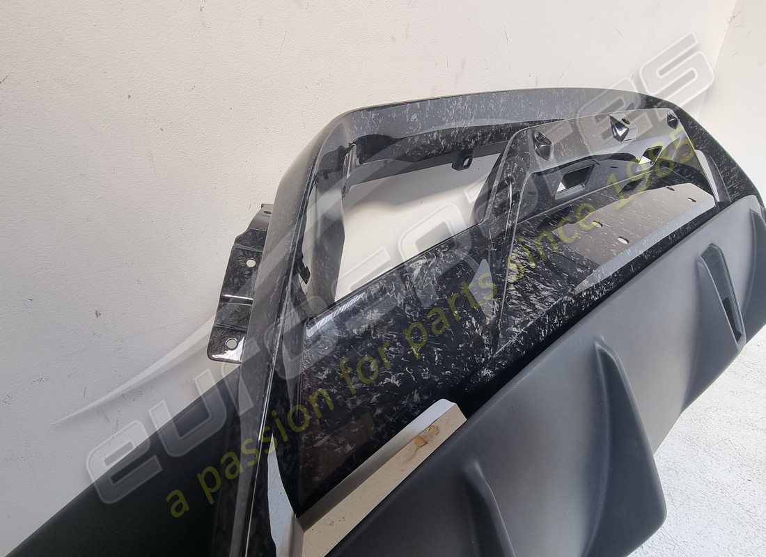 neuer oe heckstoßstange aus carbon (modell mit kamera und parksensor). teilenummer 4t0807155b (3)
