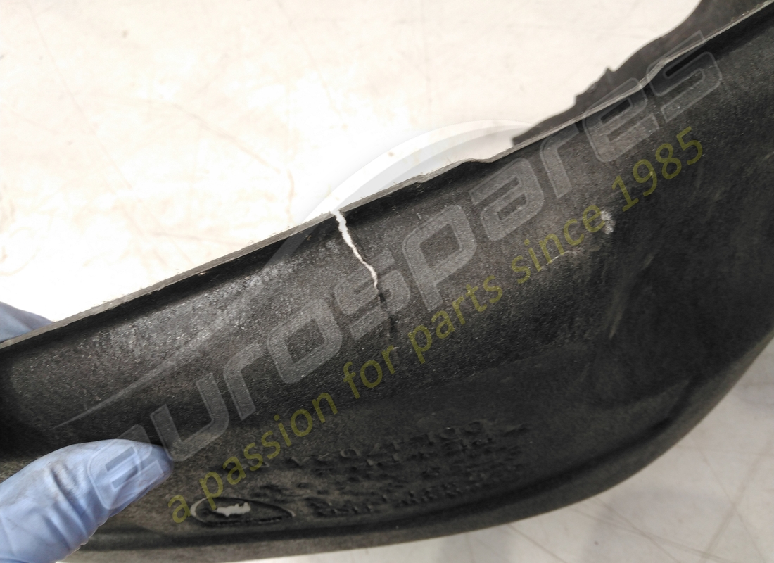 beschädigte lamborghini radgehäuseverkleidung. teilenummer 470821177b (3)