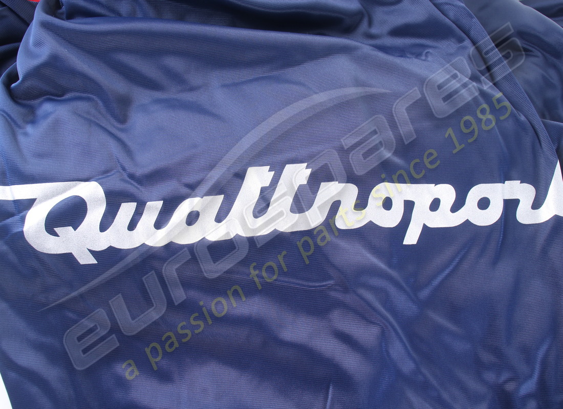 NEUE MASERATI AUTOABDECKUNG. TEILENUMMER 81547500 (3) neue maserati autoabdeckung. teilenummer 81547500 (3)