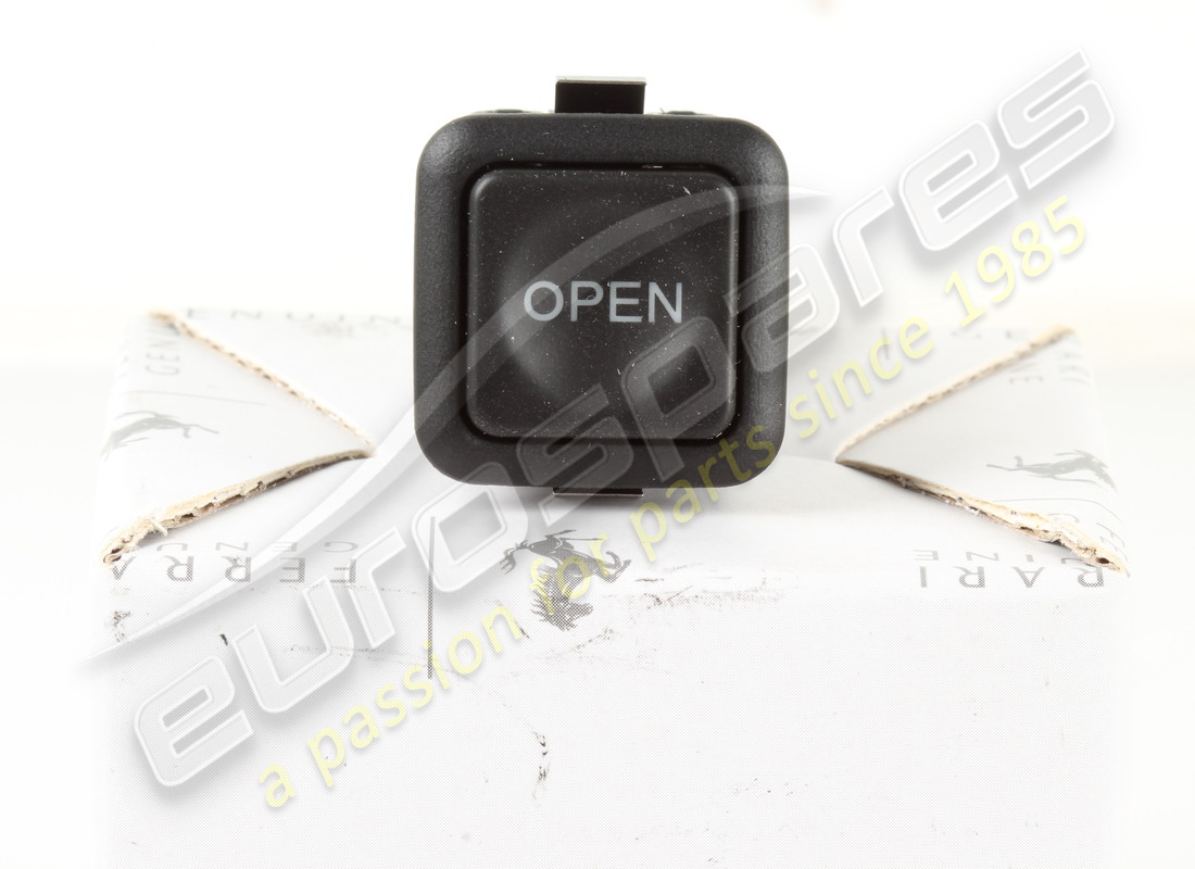 neuer ferrari-druckknopf. teilenummer 212735 (3)