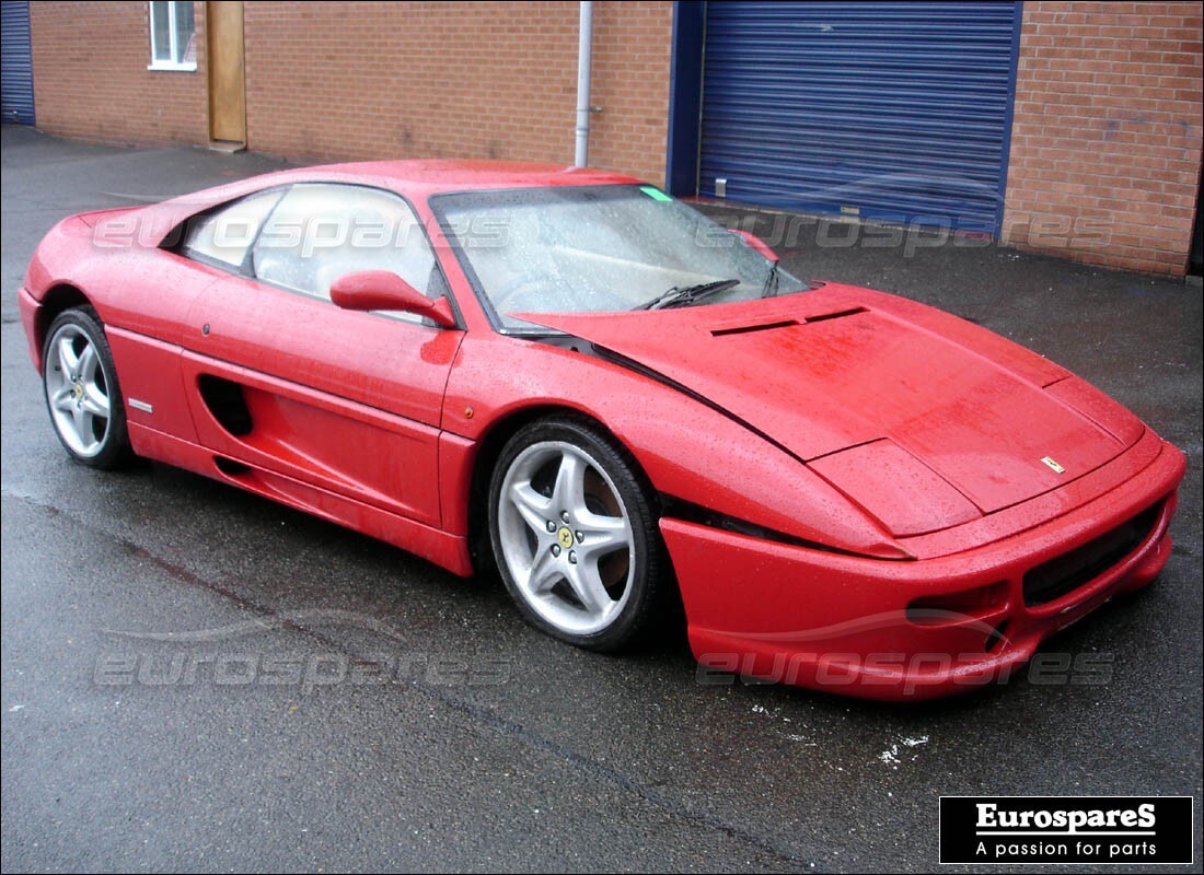 ferrari 355 (5.2 motronic) wird für den abbau bei eurospares vorbereitet