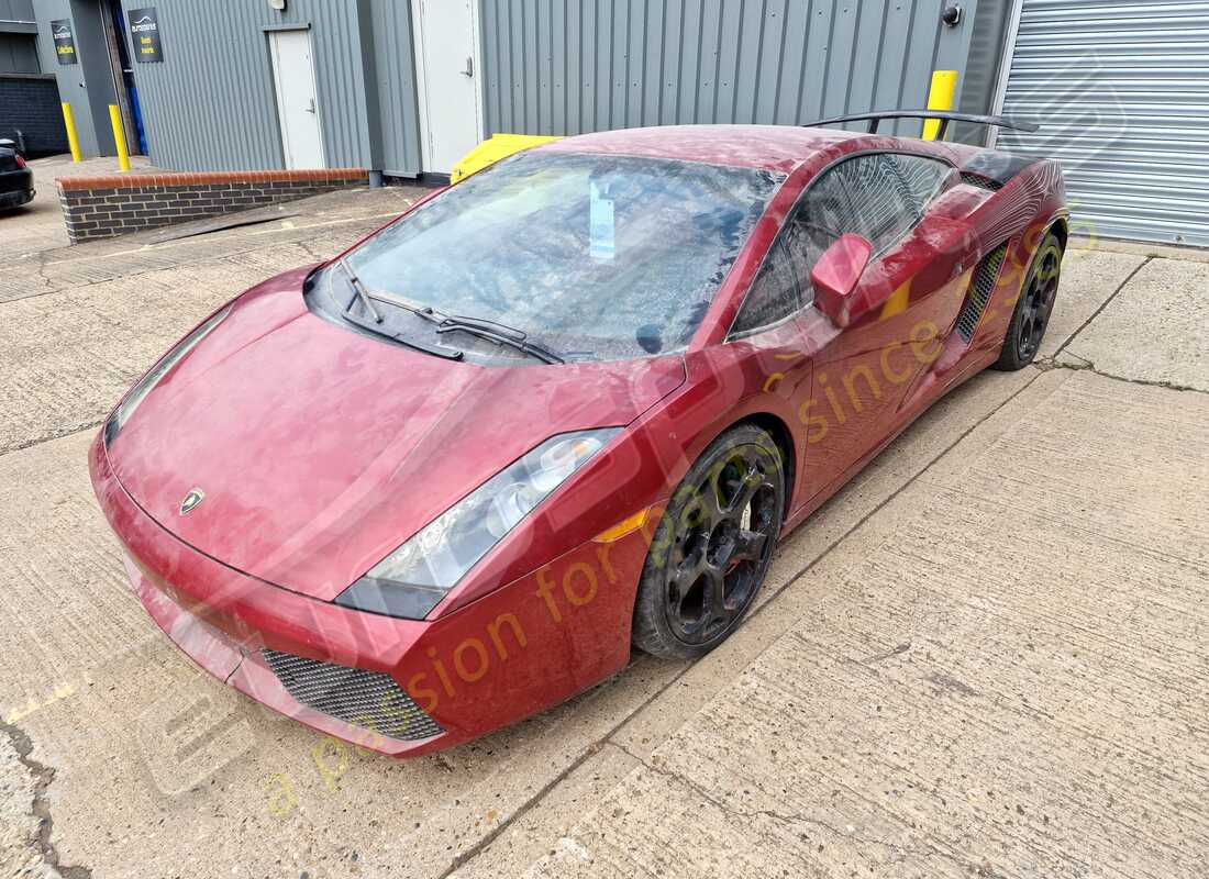 lamborghini gallardo coupe (2006) wird für den abbau bei eurospares vorbereitet