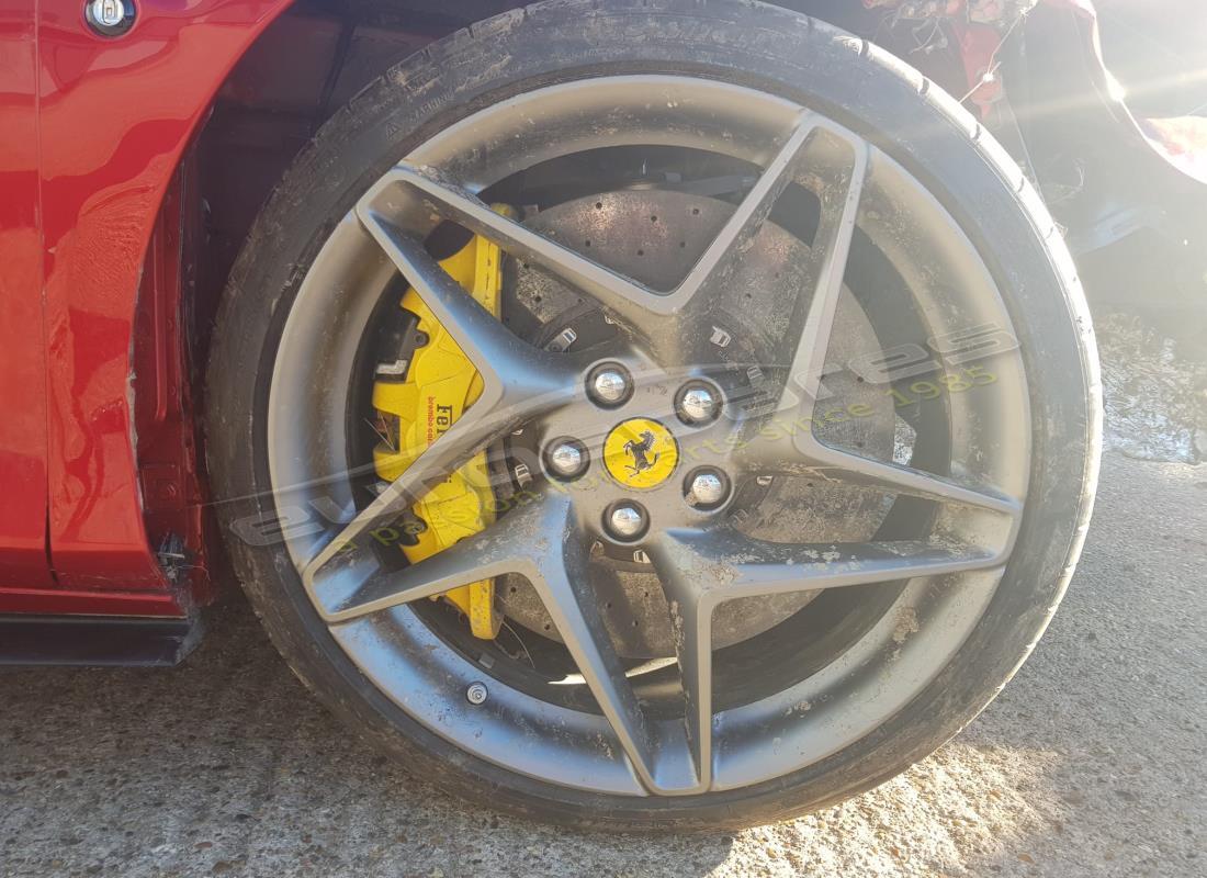 ferrari f8 spider mit 940 meilen, wird für die demontage vorbereitet #17