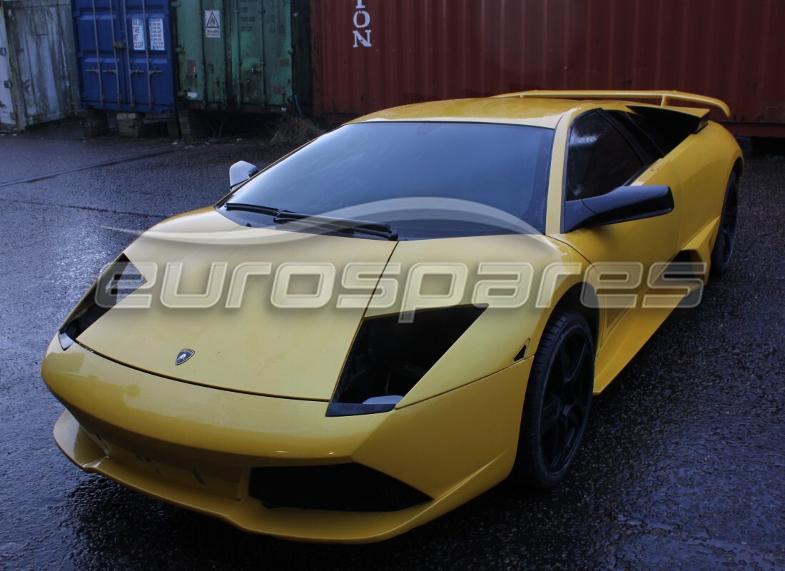 lamborghini lp640 coupe (2007) wird für den abbau bei eurospares vorbereitet