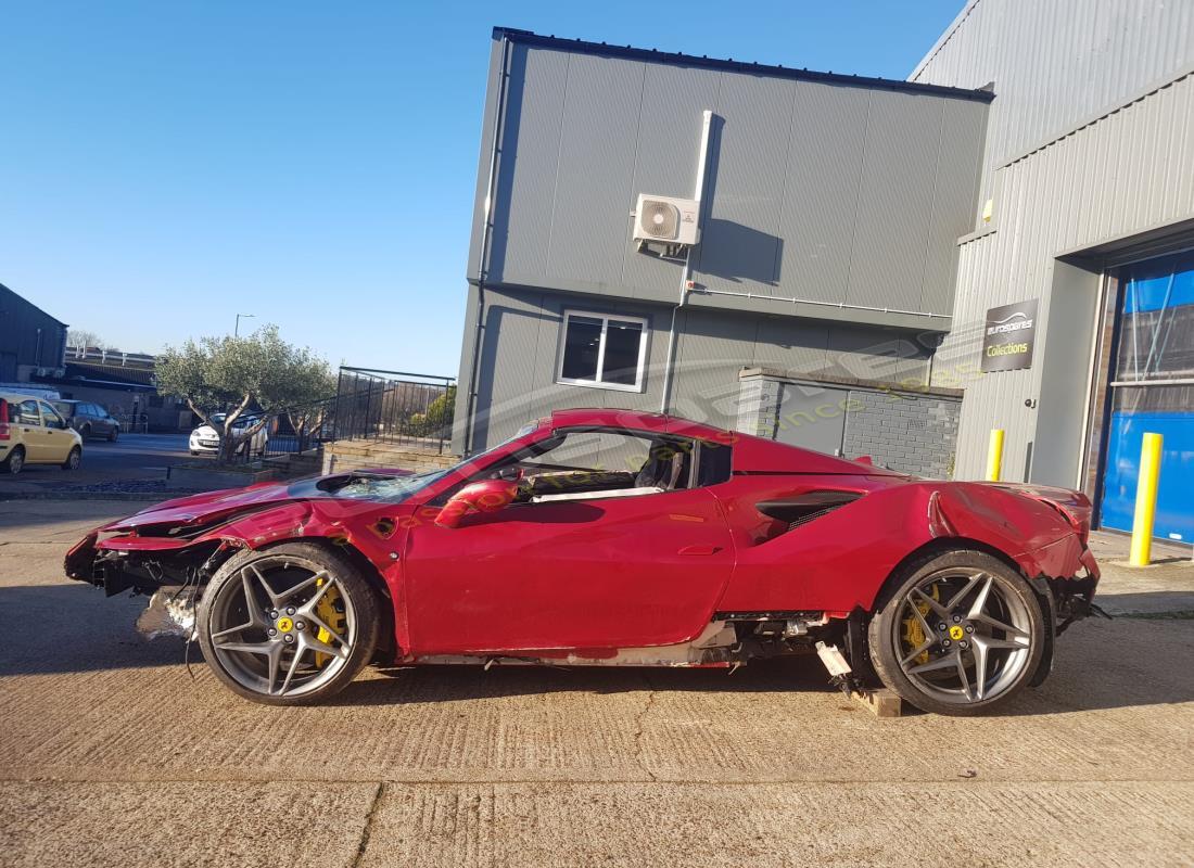 ferrari f8 spider mit 940 meilen, wird für die demontage vorbereitet #3