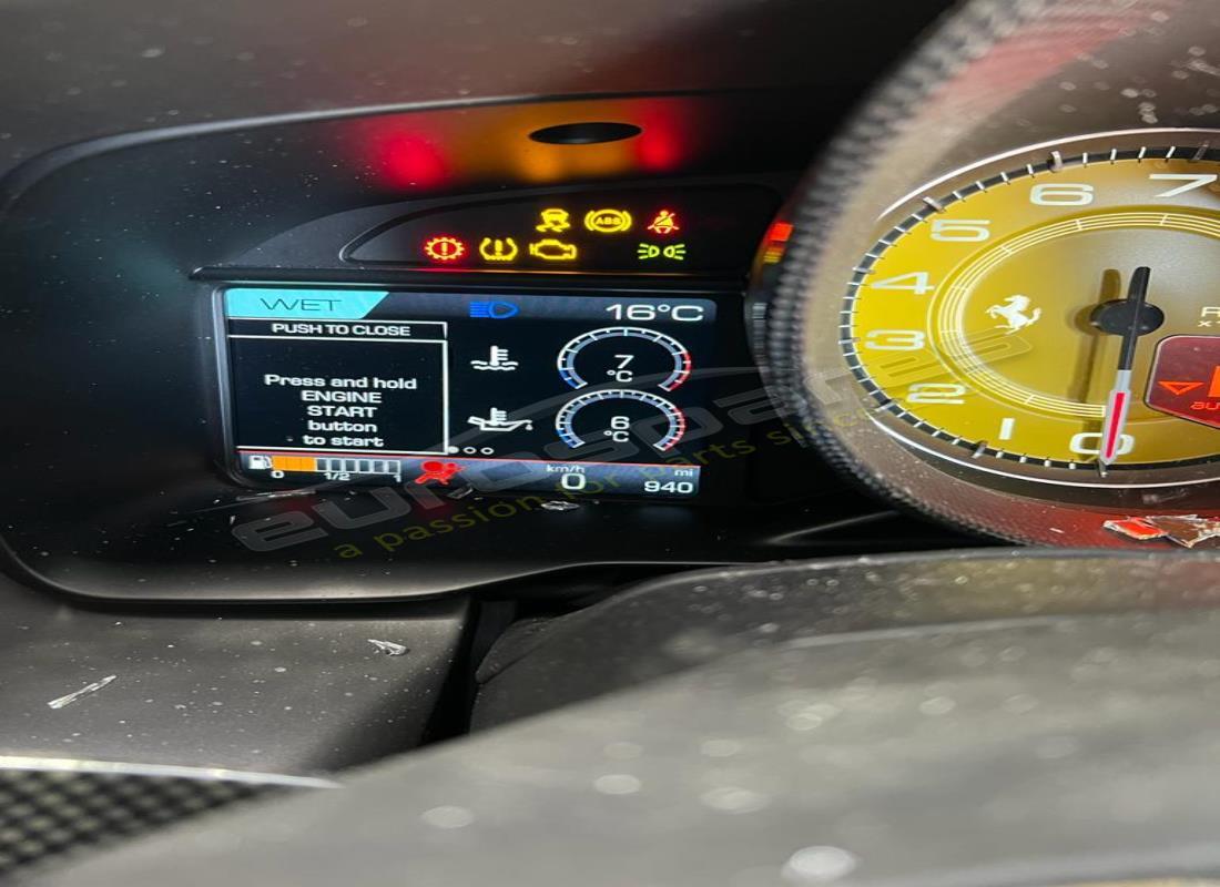 ferrari f8 spider mit 940 meilen, wird für die demontage vorbereitet #20