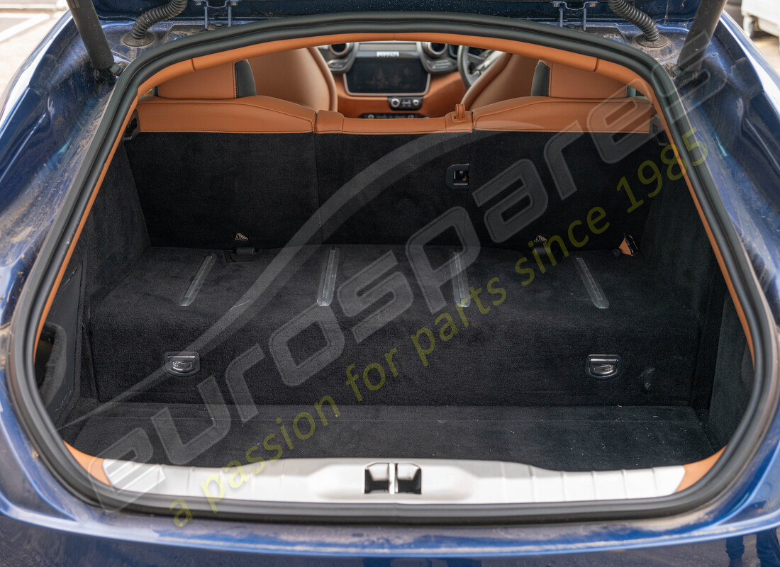 ferrari gtc4 lusso (rhd) mit tbc, wird für die demontage vorbereitet #18