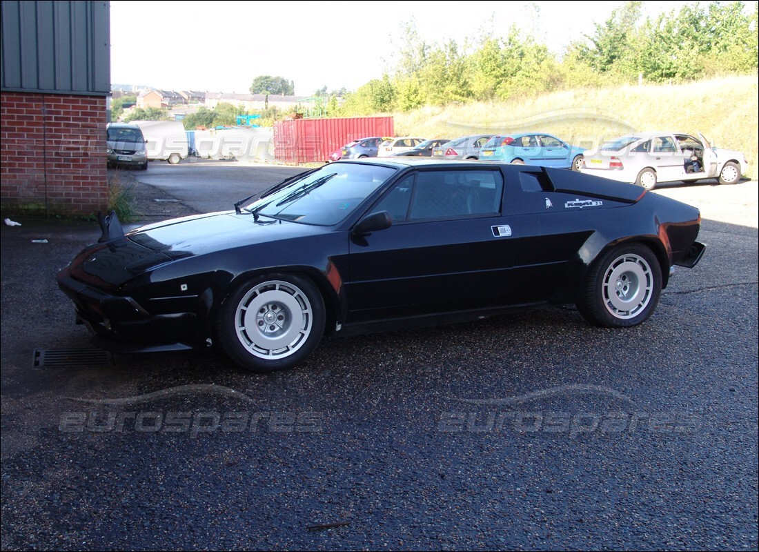 lamborghini jalpa 3.5 (1984) wird für den abbau bei eurospares vorbereitet