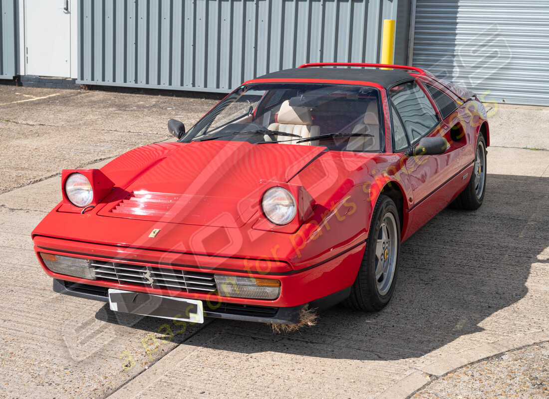 ferrari 328 (1988) wird für die demontage vorbereitet #1