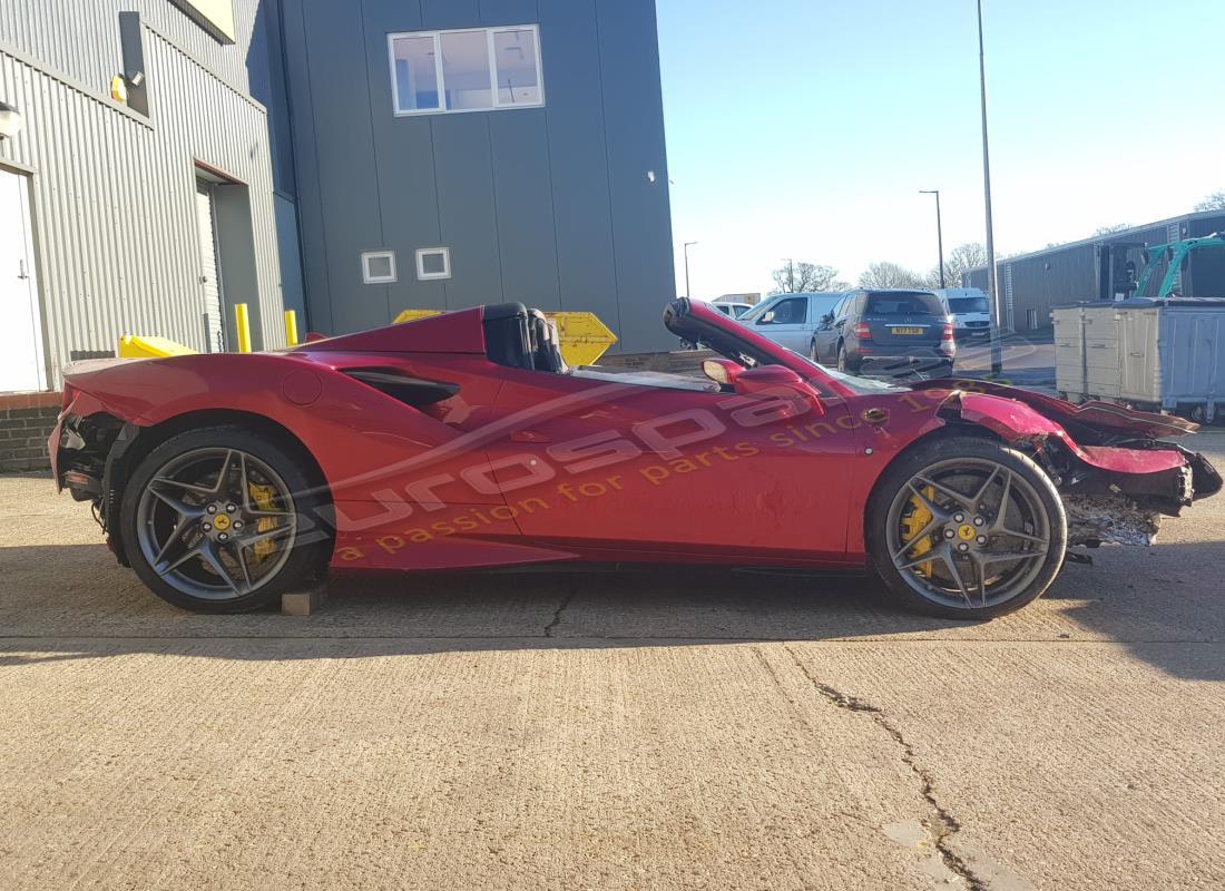 ferrari f8 spider mit 940 meilen, wird für die demontage vorbereitet #7