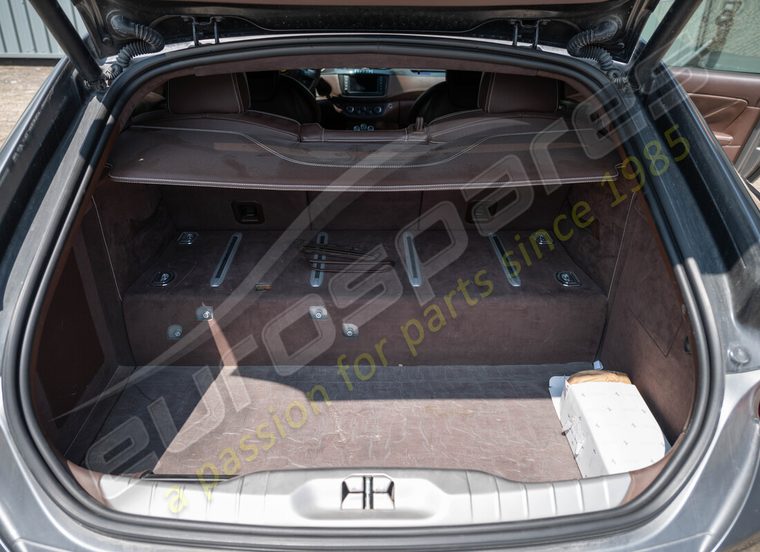ferrari ff (europe) mit 67978 kms, wird für die demontage vorbereitet #25