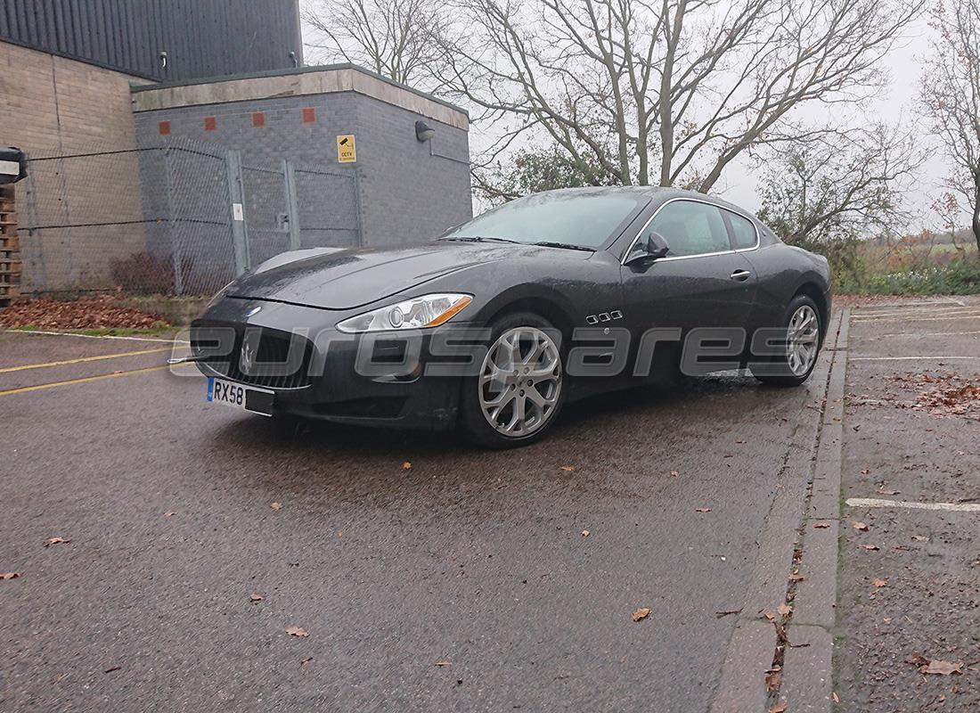 maserati granturismo (2009) wird für den abbau bei eurospares vorbereitet