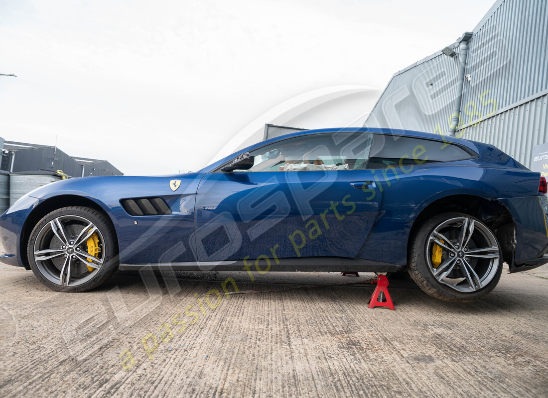 ferrari gtc4 lusso (rhd) mit tbc, wird für die demontage vorbereitet #2