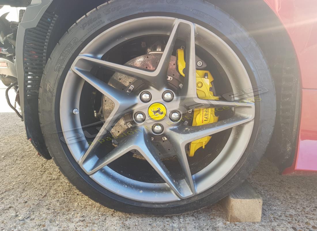 ferrari f8 spider mit 940 meilen, wird für die demontage vorbereitet #16