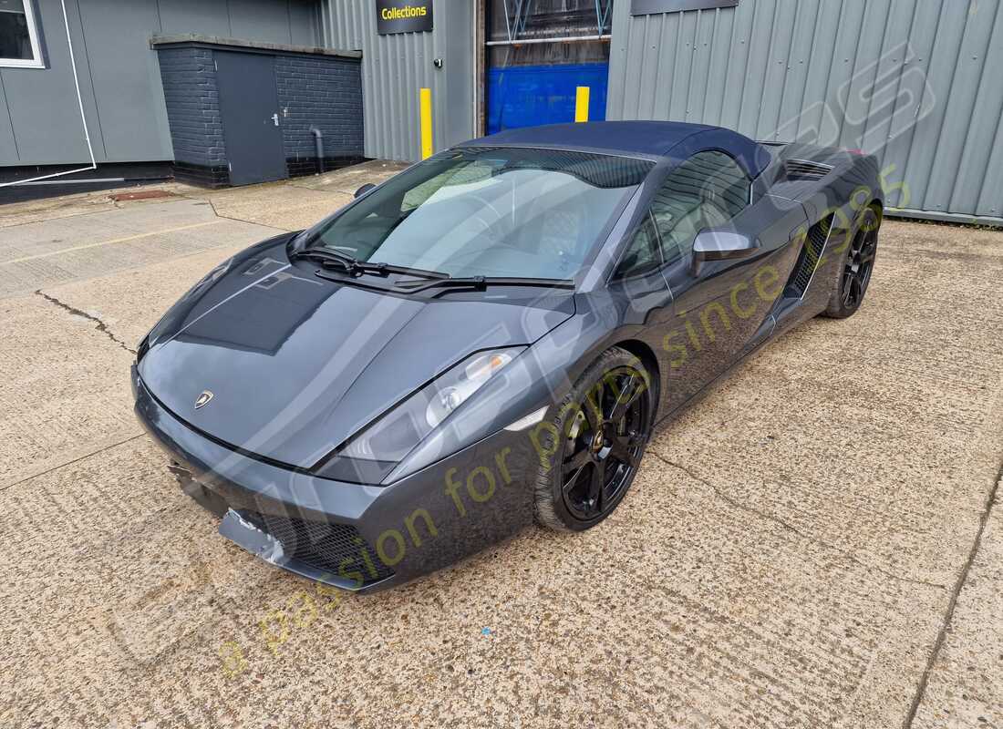 lamborghini gallardo spyder (2008) wird für den abbau bei eurospares vorbereitet