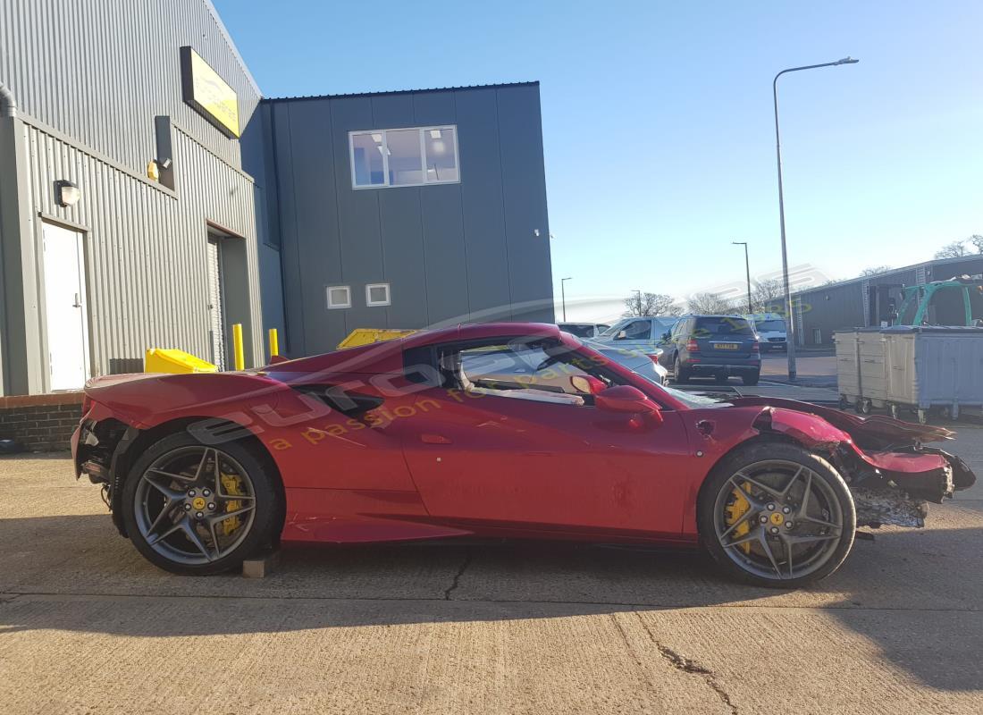 ferrari f8 spider mit 940 meilen, wird für die demontage vorbereitet #6