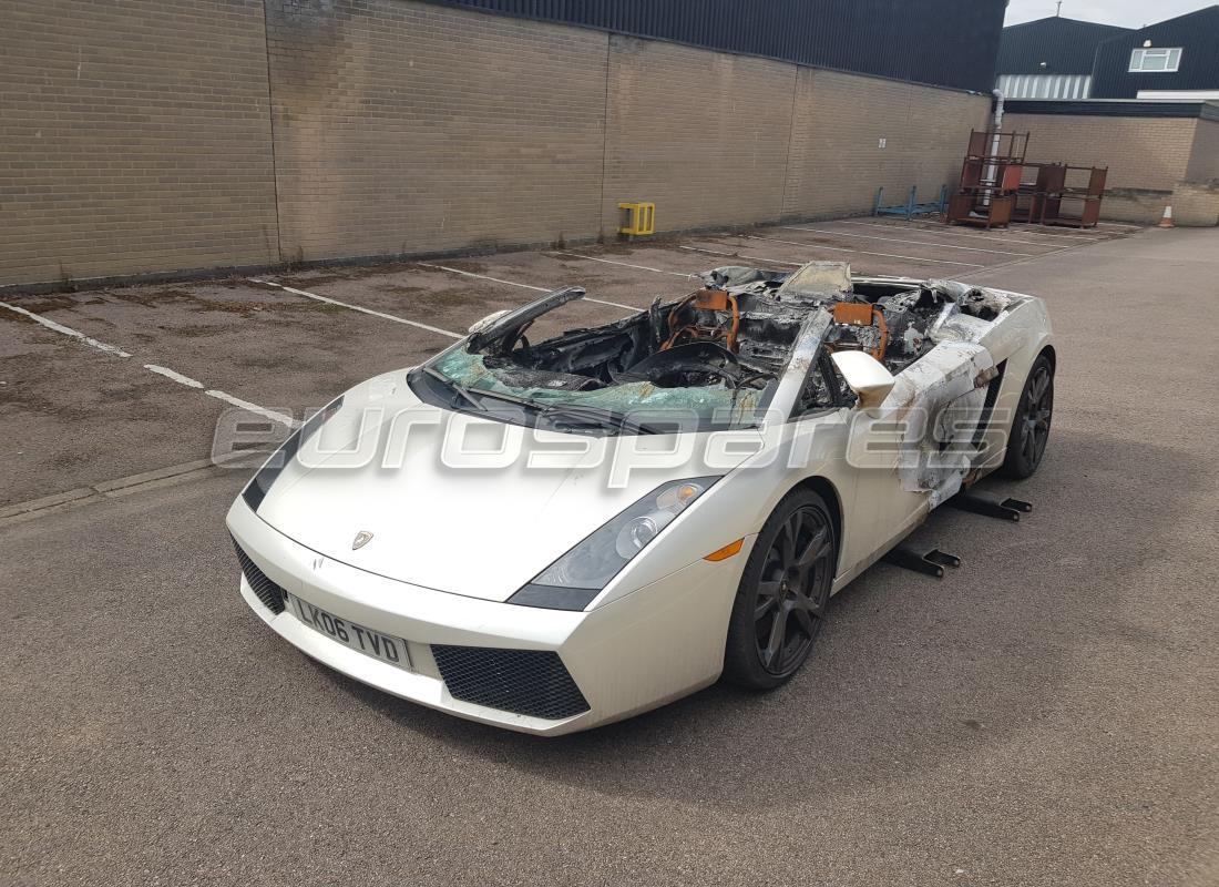 lamborghini gallardo coupe (2006) wird für den abbau bei eurospares vorbereitet