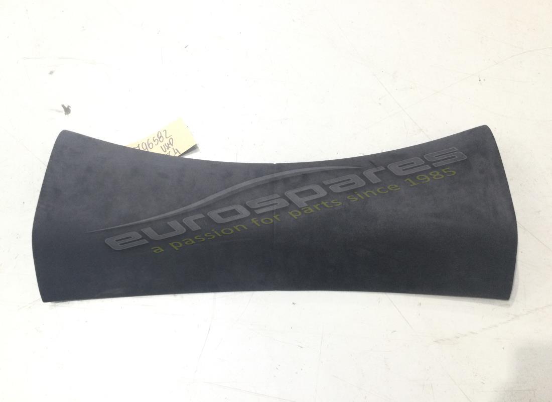 GEBRAUCHTE Ferrari OBERE HECKSCHEIBENVERKLEIDUNG. TEILENUMMER 796582 (1)