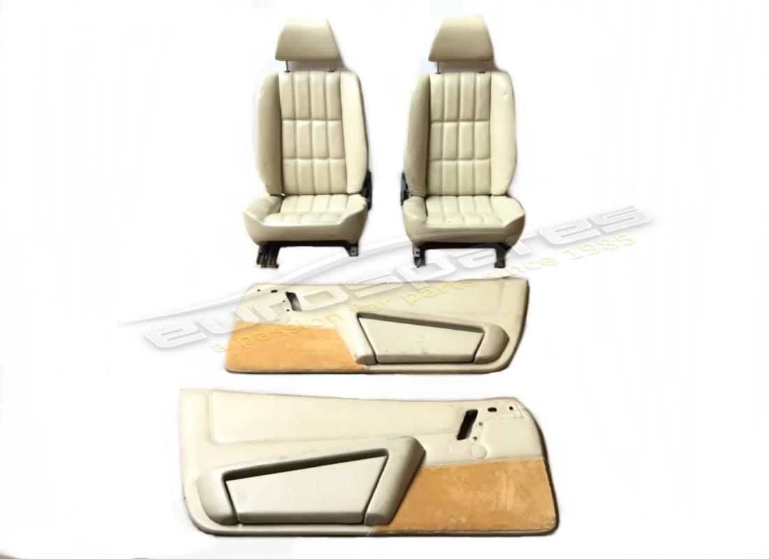 Gebrauchte Ferrari cremefarbene Sitze und Türverkleidungen. TEILENUMMER 61787100A (1)