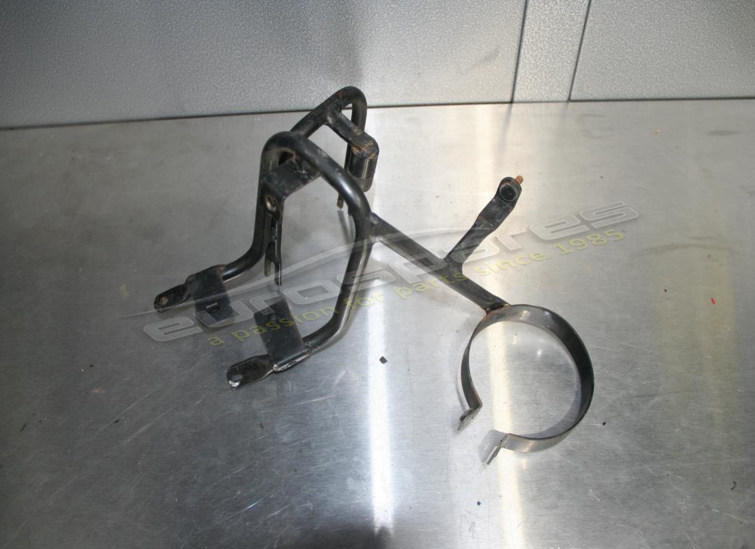 VERWENDET Maserati SUPPORT . TEILENUMMER 383800116 (1)