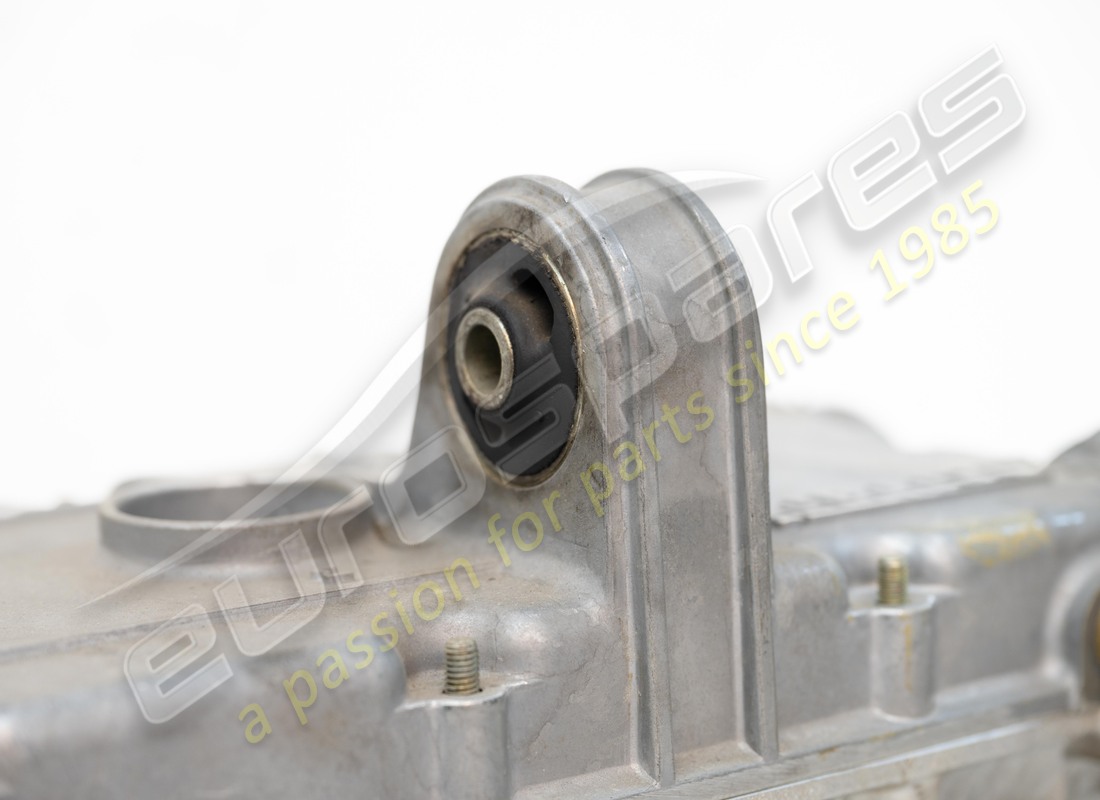 NEUER FERRARI RH ZYLINDERKOPF KOMPLETT. TEILENUMMER 131877 (5) neuer ferrari rh zylinderkopf komplett. teilenummer 131877 (5)