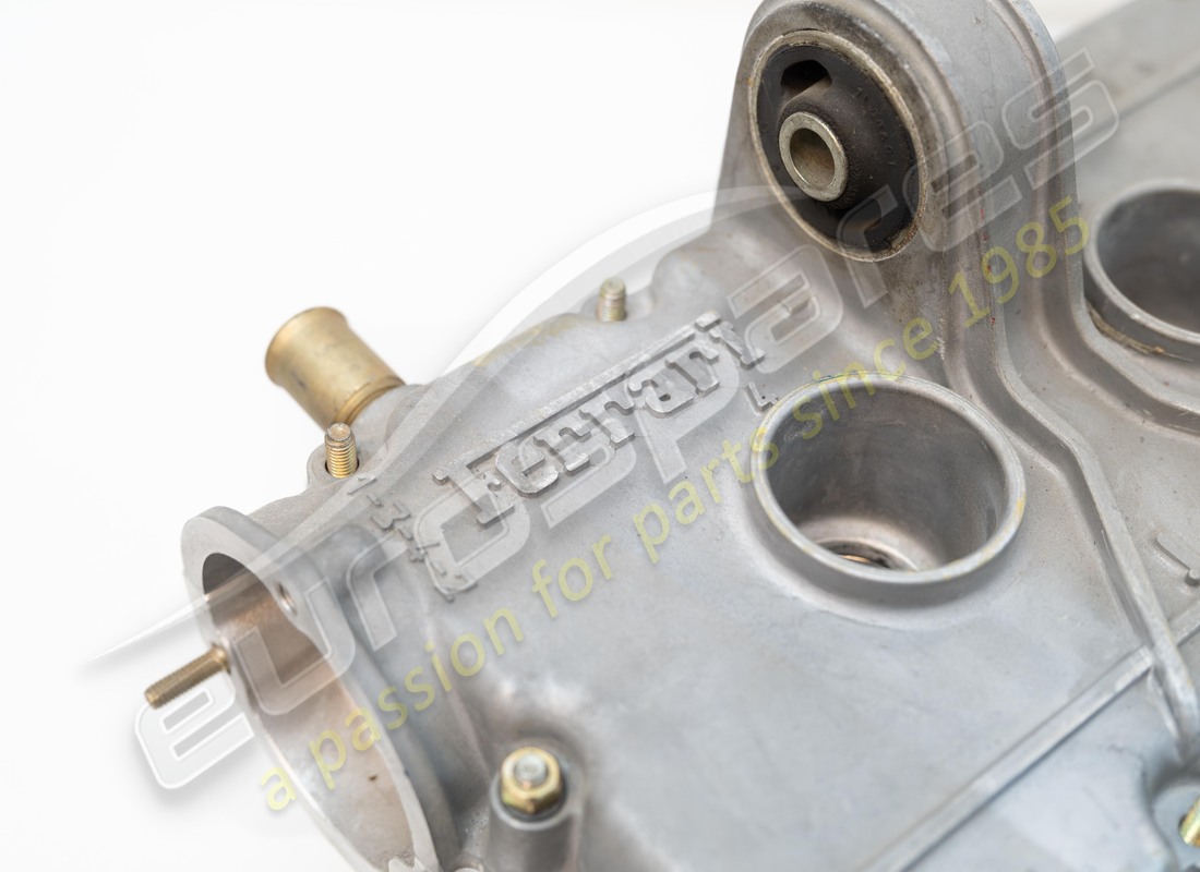 NEUER FERRARI RH ZYLINDERKOPF KOMPLETT. TEILENUMMER 131877 (7) neuer ferrari rh zylinderkopf komplett. teilenummer 131877 (7)