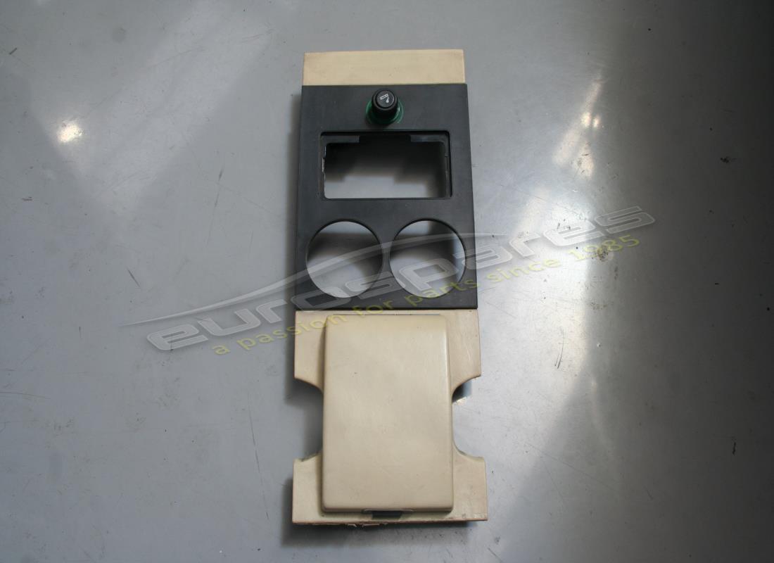 verwendete ferrari hintere konsolenzierplatte. teilenummer 61058000 (1)