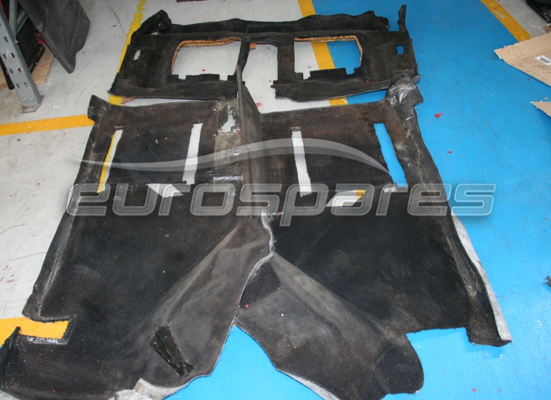 gebrauchter ferrari lhd schwarzer teppichsatz 355 spyder. teilenummer 70000858 (1)