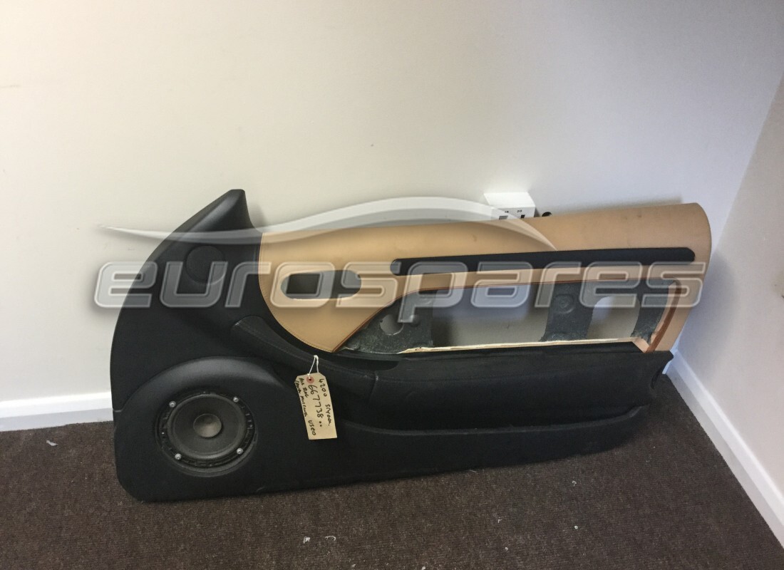 gebraucht maserati komplette rechte türverkleidung gepolstert. teilenummer 667738.. (1)