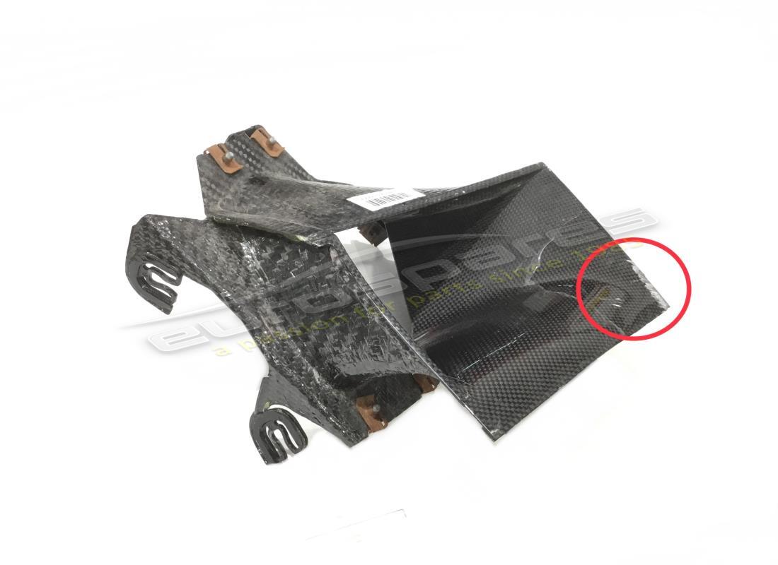 GEBRAUCHT Ferrari KOMPLETTE LINKE OBERE MOTOREINLASSUNG. TEILENUMMER 798472 (1)