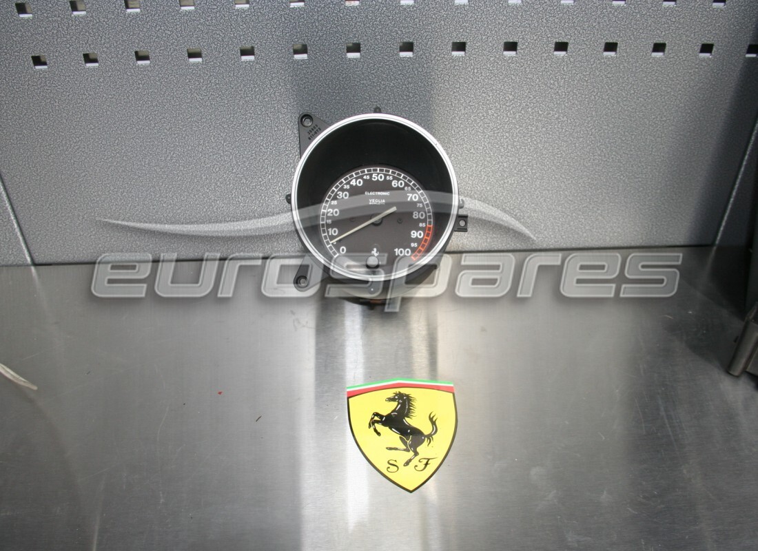 GEBRAUCHTER Ferrari ELEKTRONISCHER DREHZAHLZÄHLER. TEILENUMMER 157484 (1)