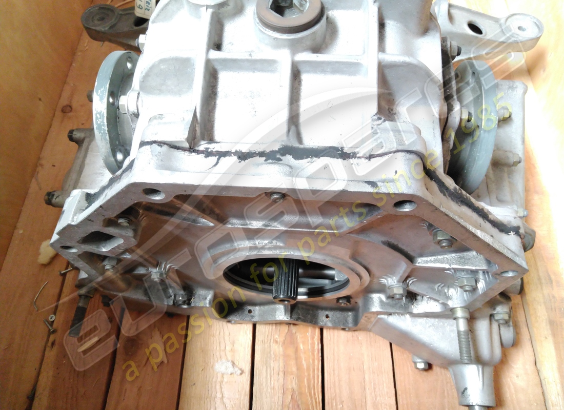 neues (anderes) ferrari getriebe. teilenummer 95962097 (3)