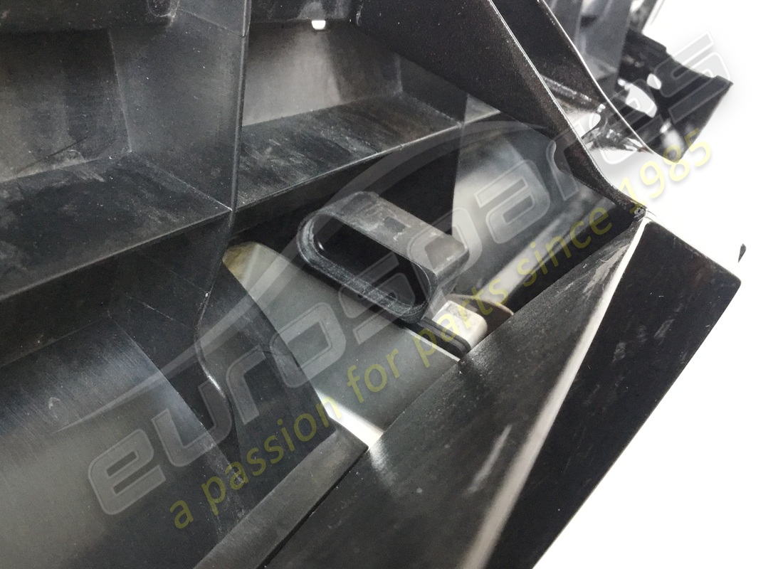 neuer (anderer) lamborghini frontspoiler. teilenummer 4t0807059g (2)