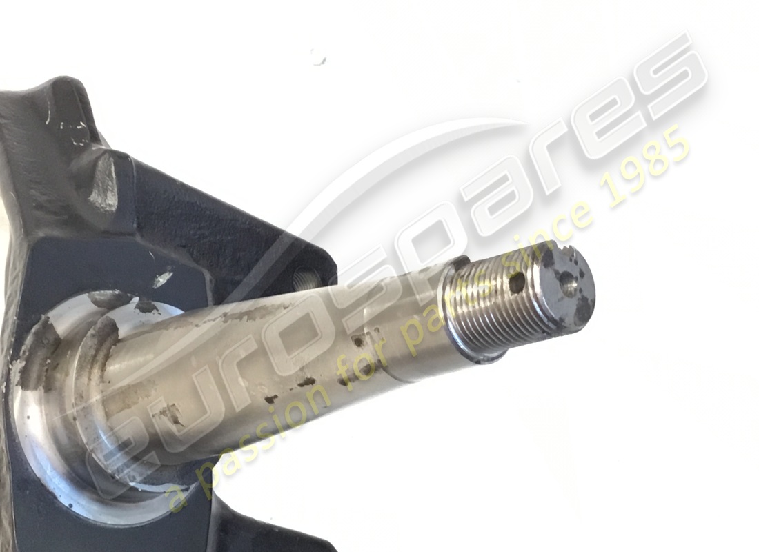 neuer ferrari linker vorderachsstück. teilenummer 104590 (2)