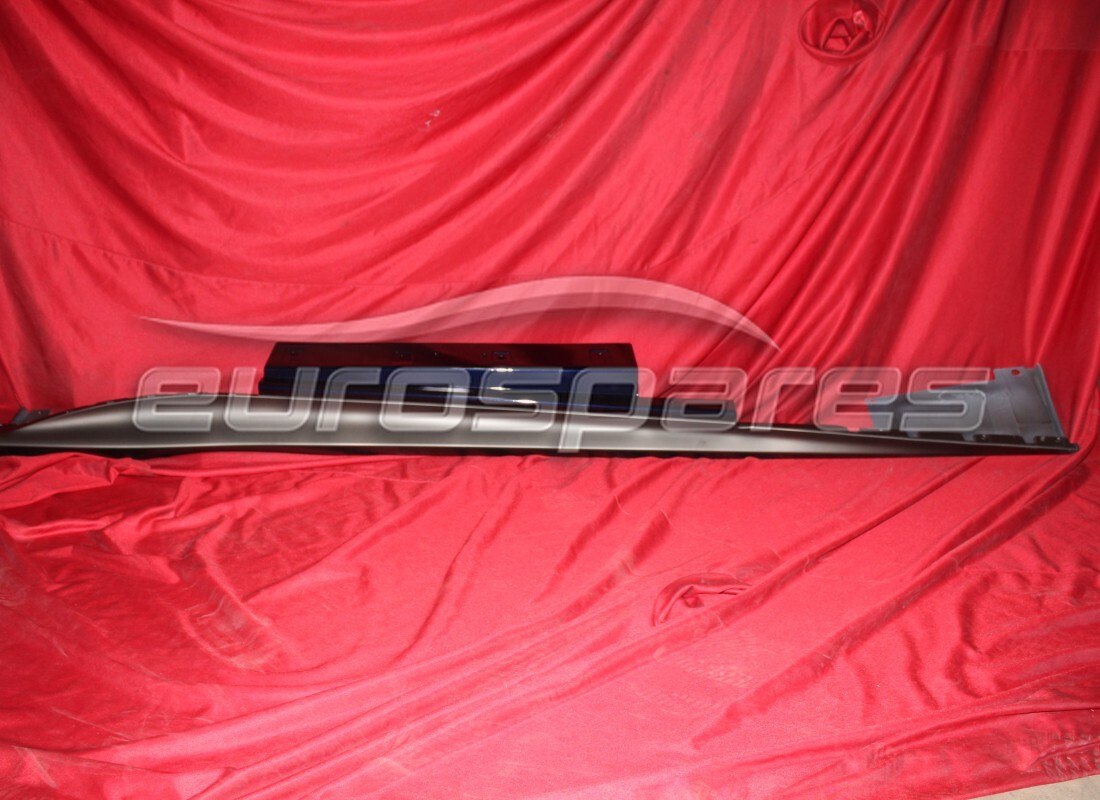 NEU (SONSTIGE) Ferrari ÄUßERE SCHWELLERABDECKUNG RECHTS. TEILENUMMER 84306110 (1)