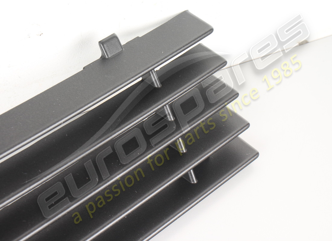 NEUER MASERATI FRONTSTOßSTANGENGRILL. TEILENUMMER 366300346 (5) neuer maserati frontstoßstangengrill. teilenummer 366300346 (5)