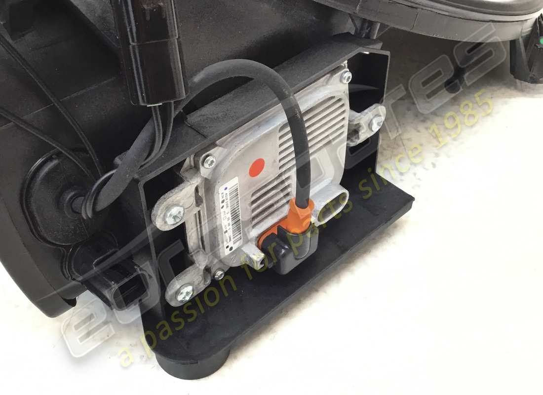 neu ferrari lhhead lamp schwarz 1250 pai. teilenummer 72108971 (5)