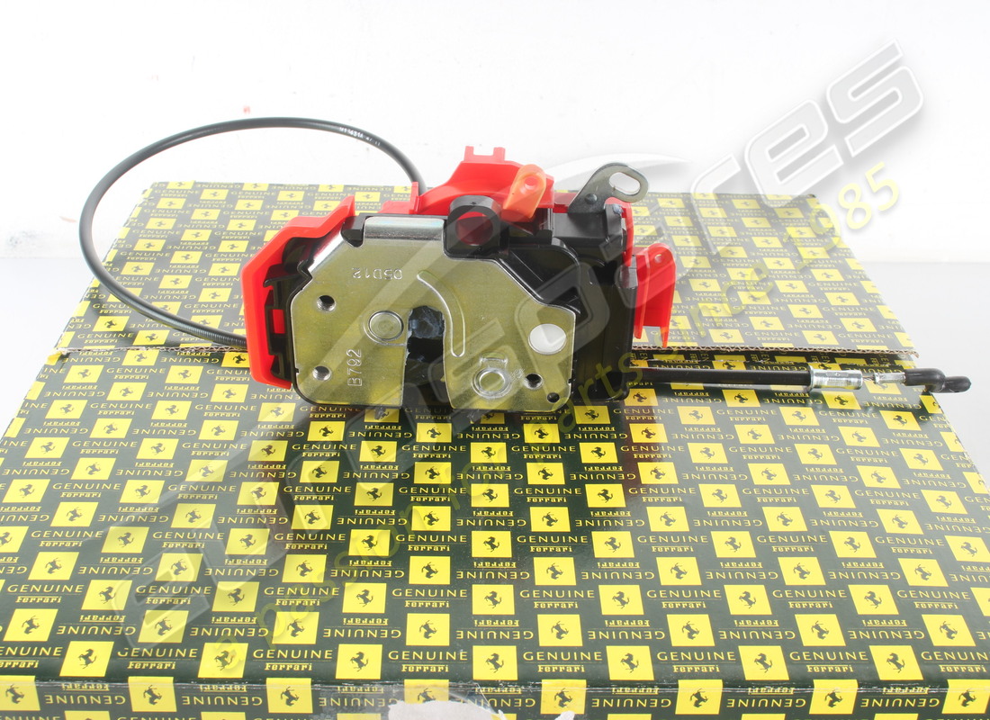 NEUES FERRARI RECHTES TÜRSCHLOSS. TEILENUMMER 83987800 (1) neues ferrari rechtes türschloss. teilenummer 83987800 (1)